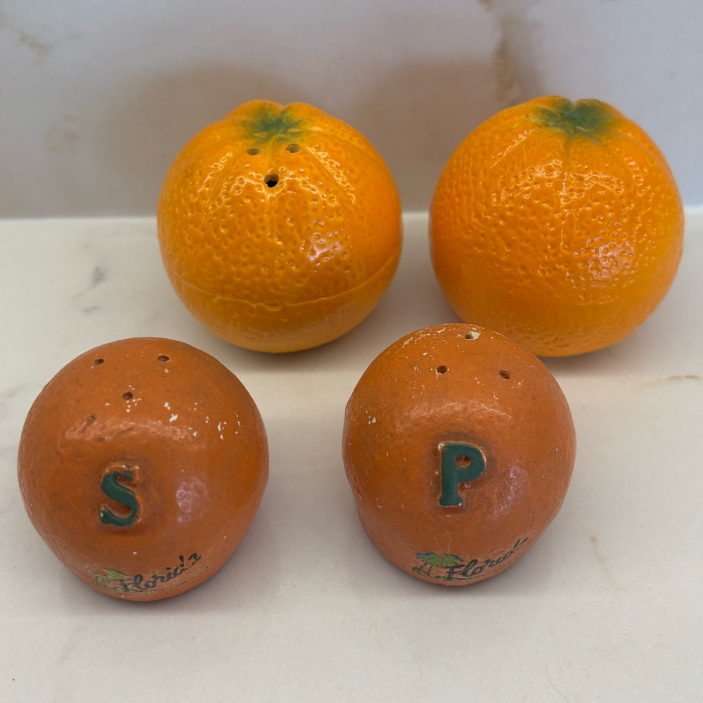 Set of 2 Vintage Kitschy Souvenir Orange Salt and Pepper Shakers Florida